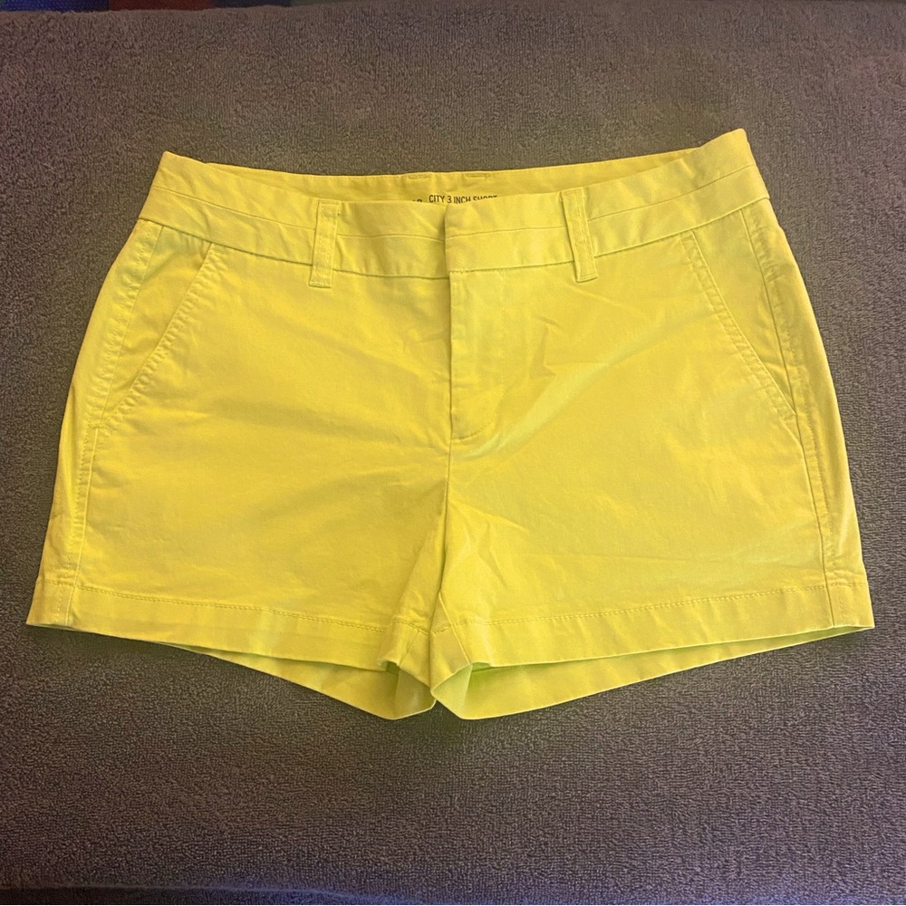 Khakis by GAP City 3 Inch Shorts